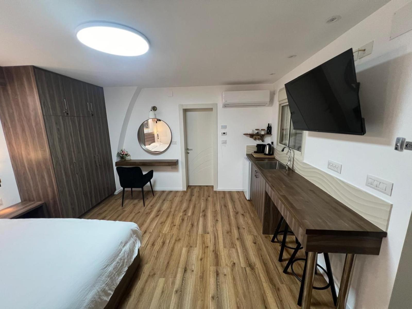 Johny'S Boutique Apartment Haifa Bagian luar foto
