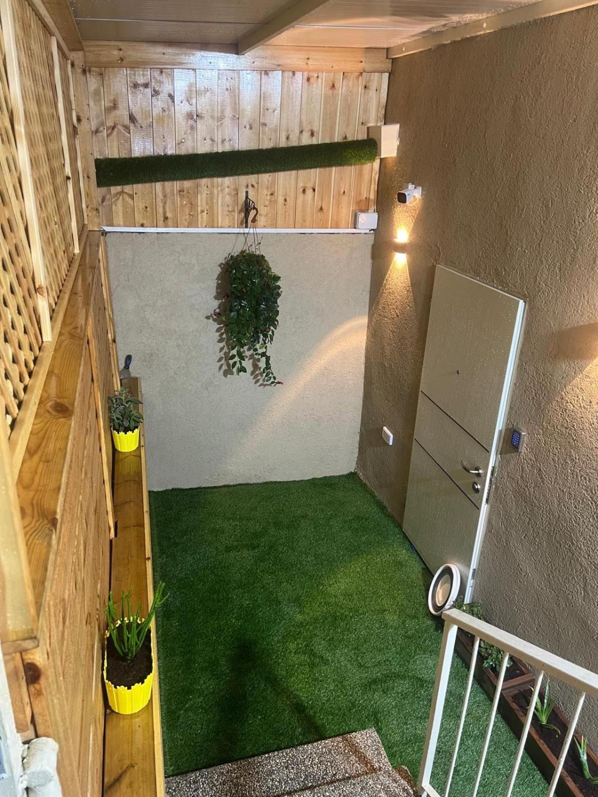 Johny'S Boutique Apartment Haifa Bagian luar foto